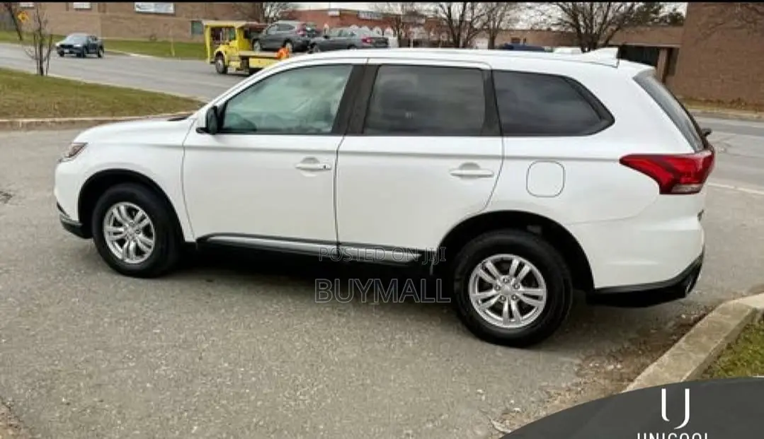 Mitsubishi Outlander 2018 White