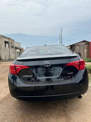 Toyota Corolla XSE (1.8L 4cyl 2A) 2018 Black