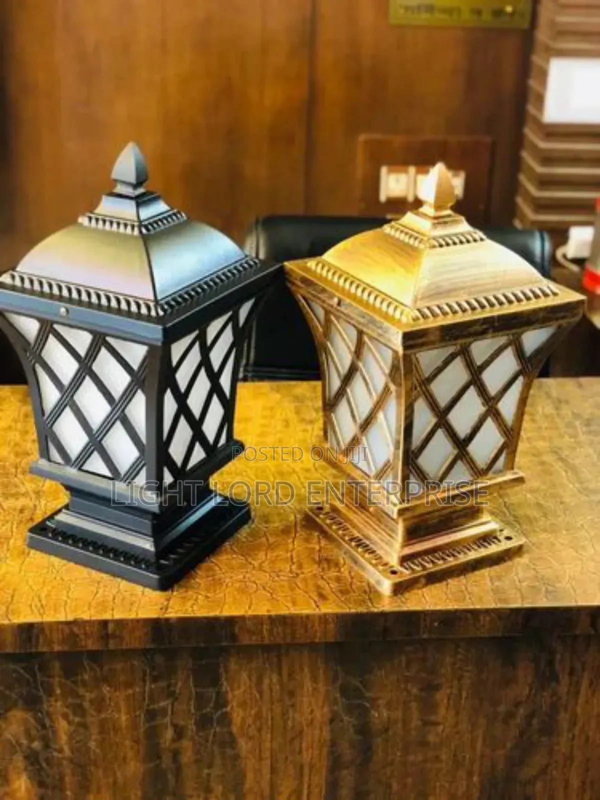 Pilar Gate Light