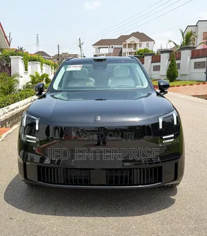 New Lynk & Co 900 2025 Black