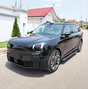New Lynk & Co 900 2025 Black