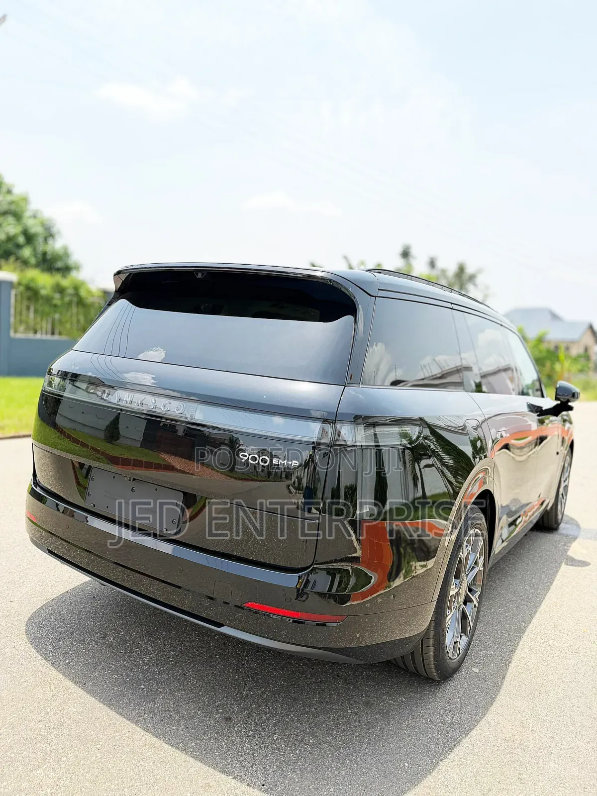New Lynk & Co 900 2025 Black