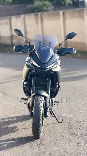 Yamaha 2025 Black