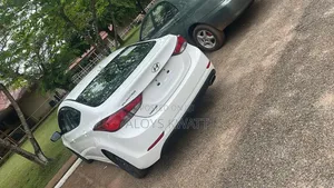 Hyundai Elantra SE Sedan FWD (1.8L 4cyl 6A) 2016 White