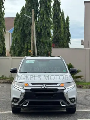 Mitsubishi Outlander SE AWC 2019 White