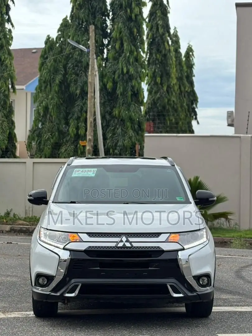 Mitsubishi Outlander SE AWC 2019 White