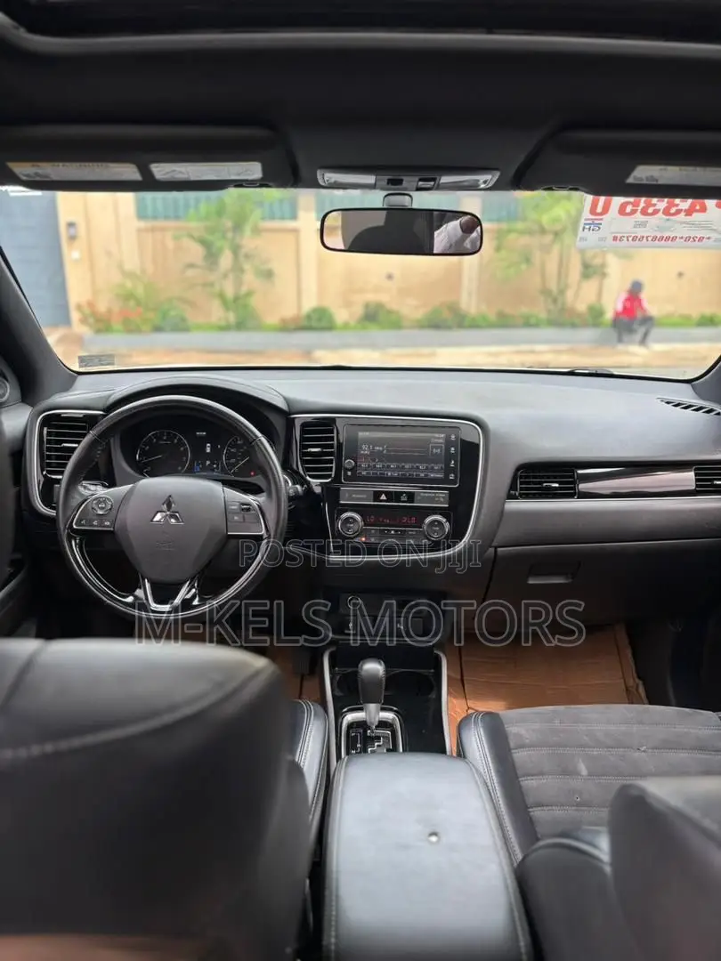 Mitsubishi Outlander SE AWC 2019 White