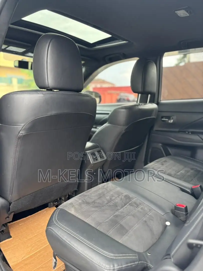 Mitsubishi Outlander SE AWC 2019 White