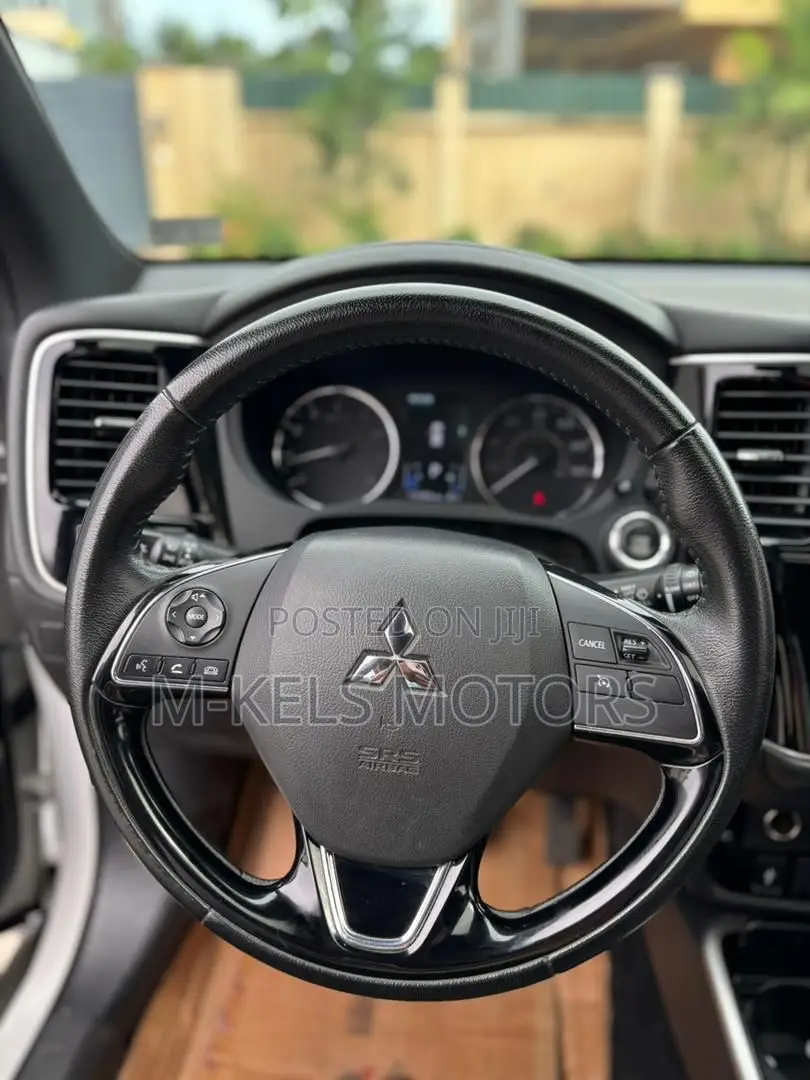 Mitsubishi Outlander SE AWC 2019 White