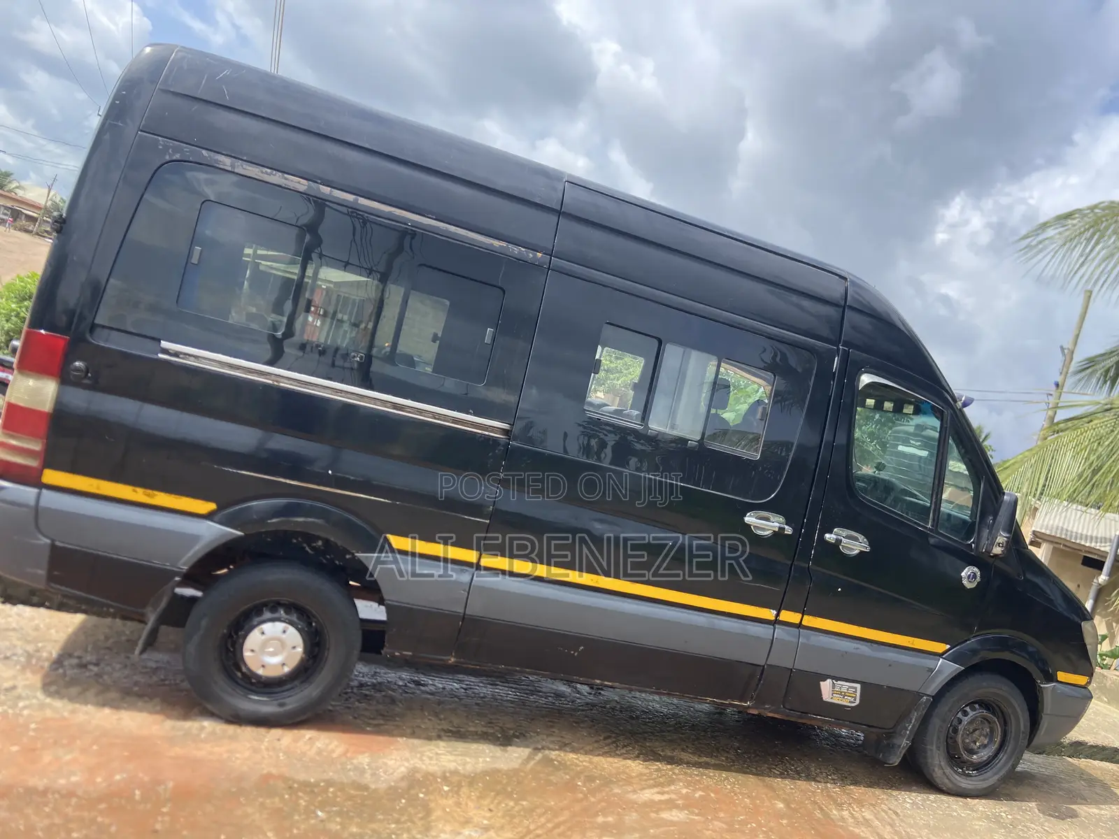 Mercedes-Benz Sprinter 2000 Black