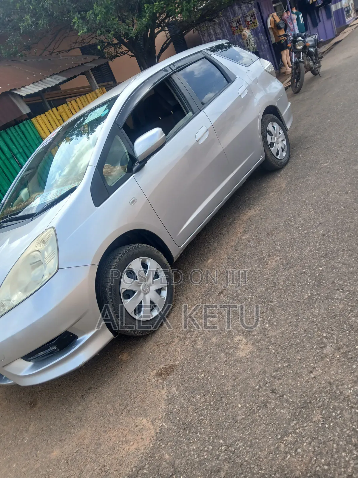 Honda Fit Shuttle 2013 Silver