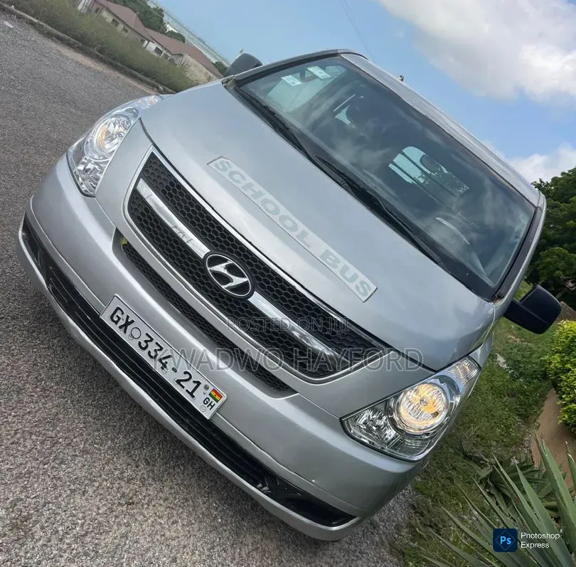 Hyundai H1 2013 Silver