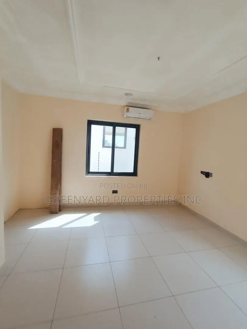 4bdrm House in A&C, East Legon for rent
