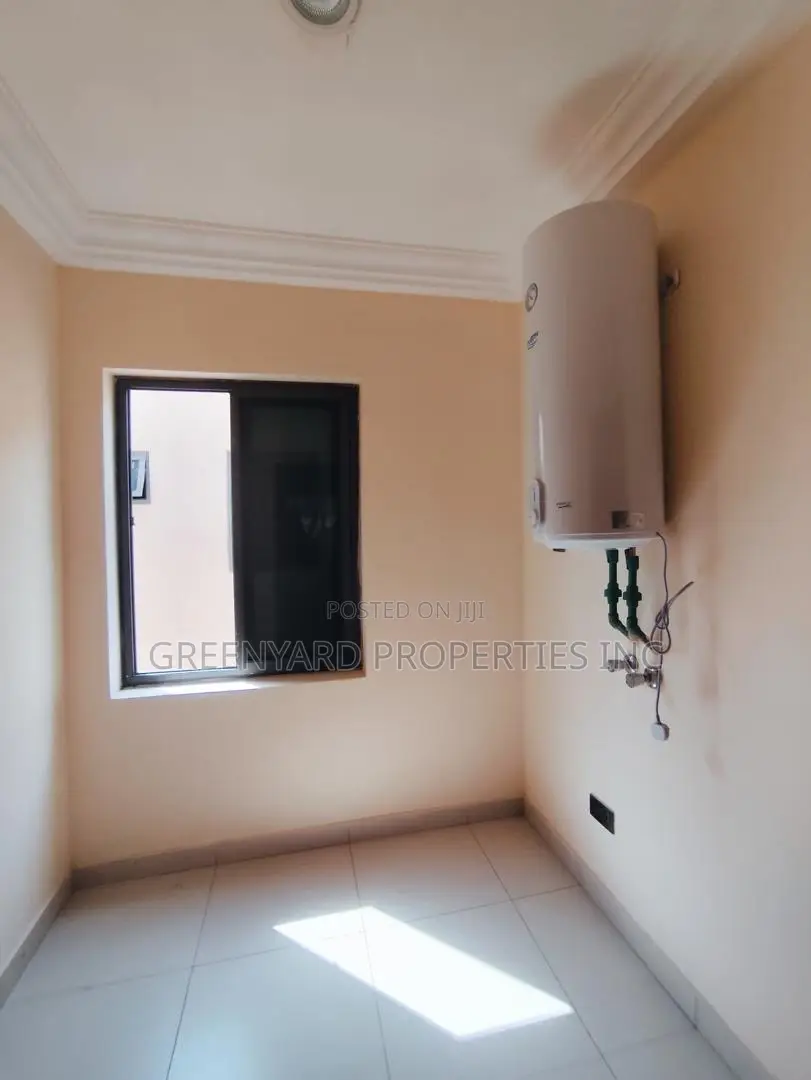 4bdrm House in A&C, East Legon for rent