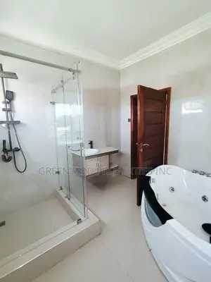 4bdrm House in A&C, East Legon for rent