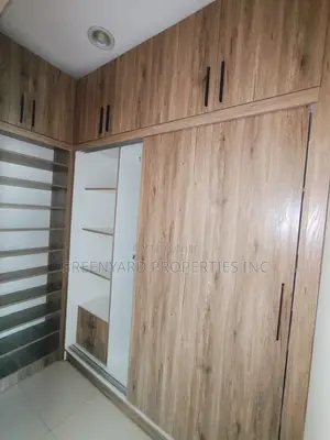 4bdrm House in A&C, East Legon for rent