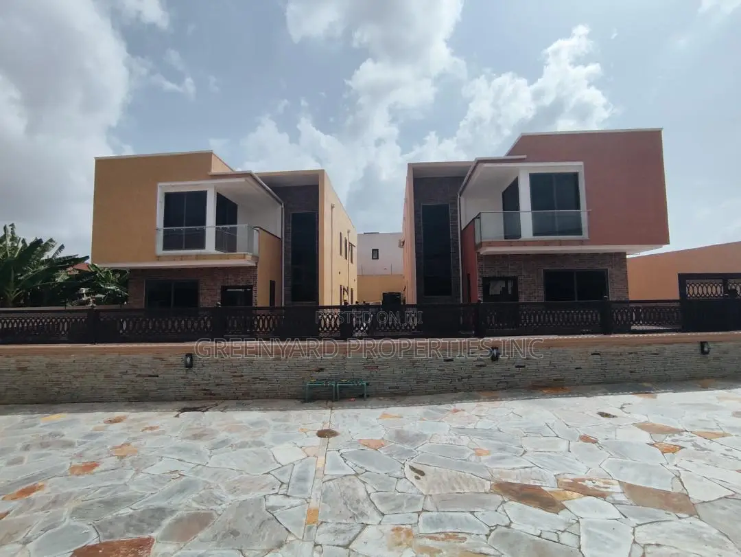 4bdrm House in A&C, East Legon for rent
