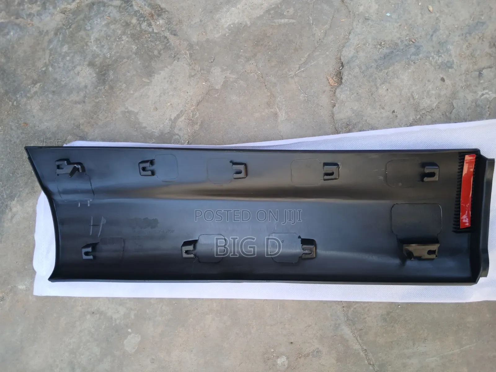 Nissan Qashqai 2015 , 2016 ,2017,2018,2019 Back Door Moulding