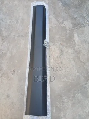 Nissan Qashqai 2015 , 2016 ,2017 ,2018, 2019 Front Door Mouldong