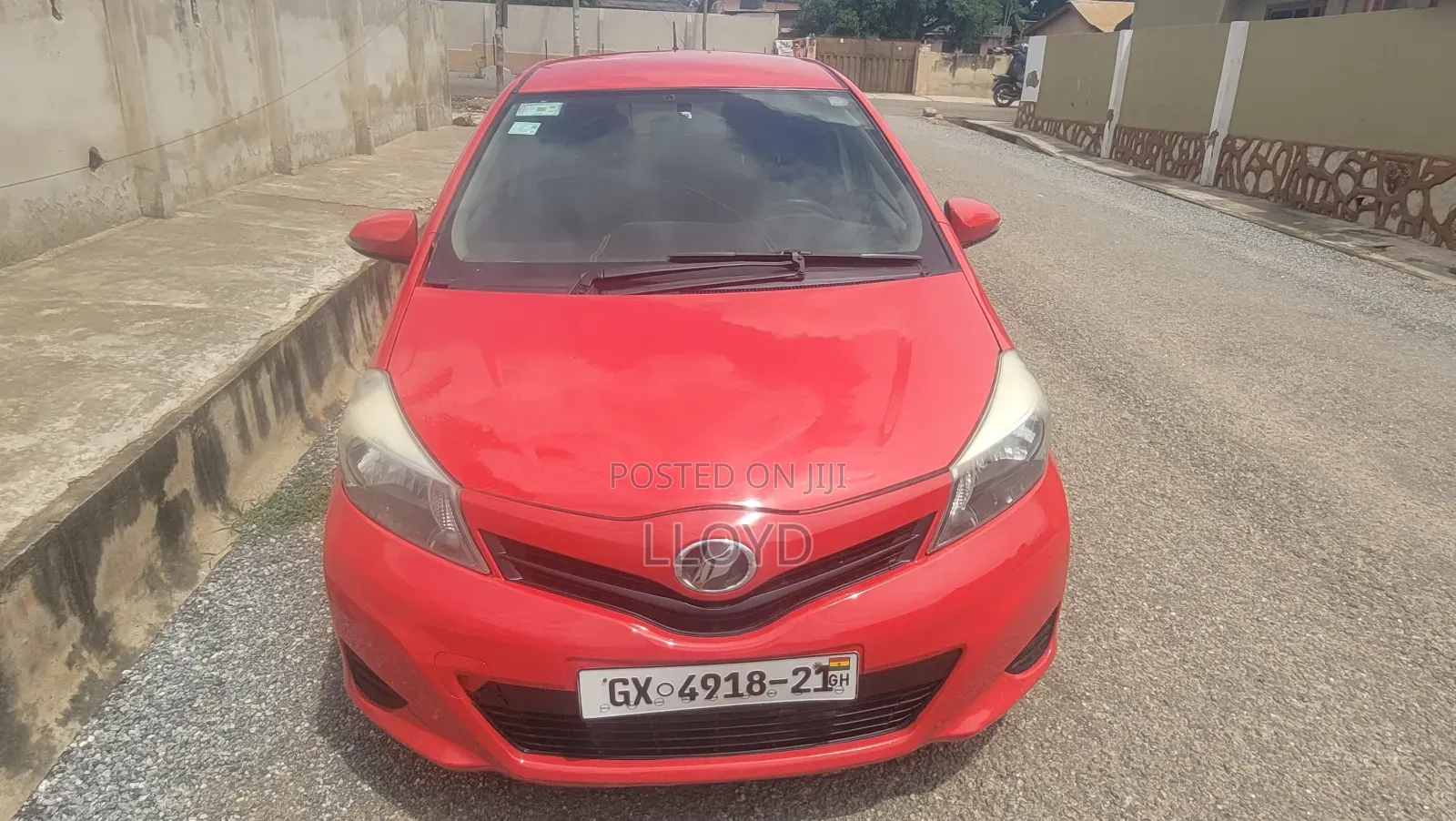 Toyota Vitz 2012 Red