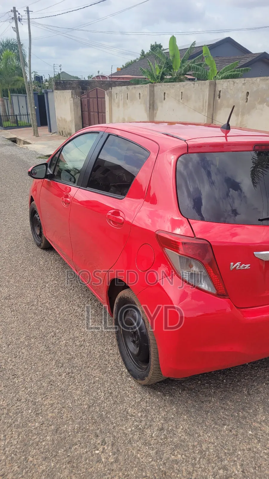 Toyota Vitz 2012 Red