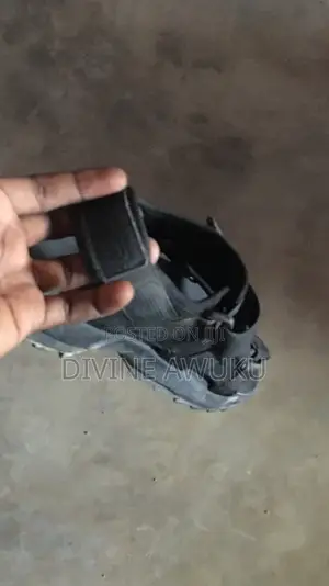 Unisex Black Sandals