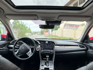 Toyota Corolla XSE 4dr Sedan (1.8L 4cyl CVT) 2017 Red