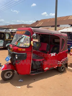 Bajaj RE 2025 Red