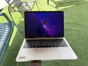 Laptop Apple MacBook Pro 2017 8GB Intel Core i5 SSD 256GB