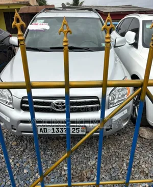 Toyota RAV4 2010 Silver