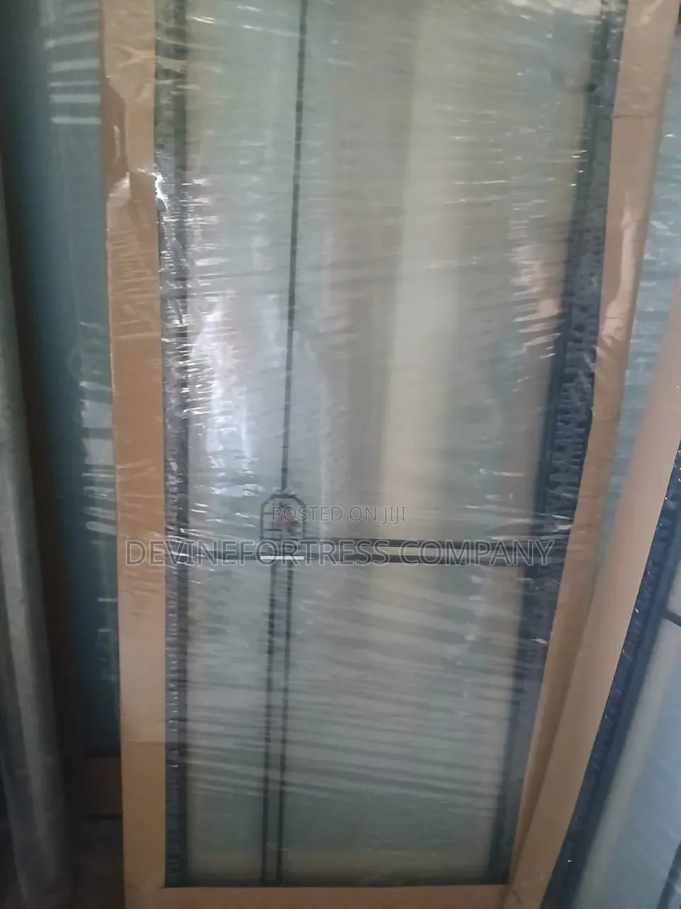 Quality Black and White Aluminum Frame Fiber Glass Door for Washroom