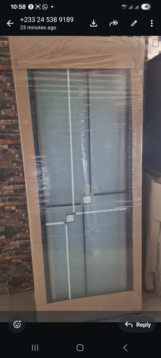 Quality Black and White Aluminum Frame Fiber Glass Door for Washroom