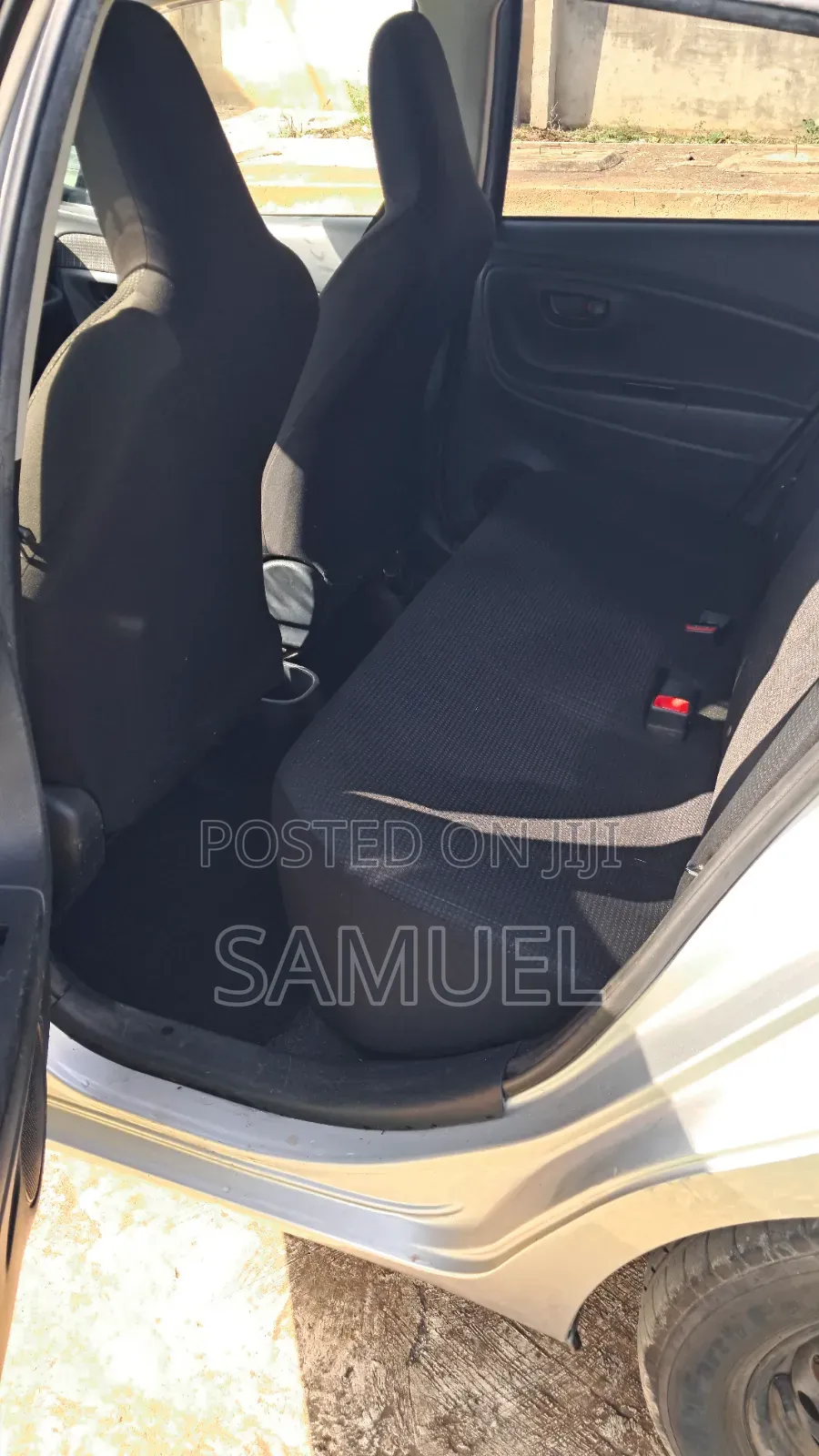 Toyota Vitz 2016 Silver
