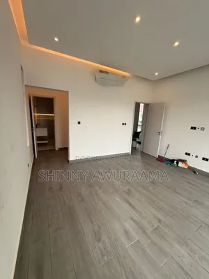4bdrm House in Dzorwulu for sale