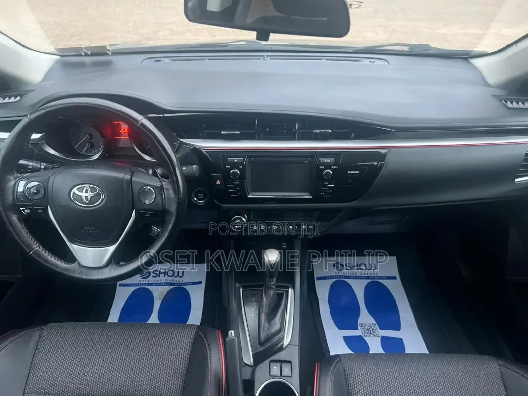 Toyota Corolla 2016 Black