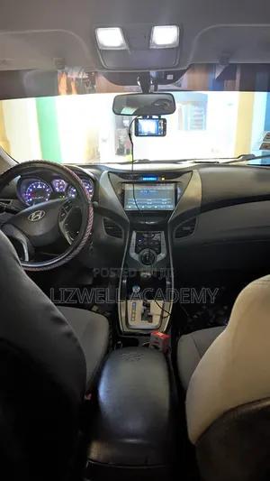 Hyundai Elantra SE 4dr Sedan (1.8L 4cyl 6A) 2014 Gray