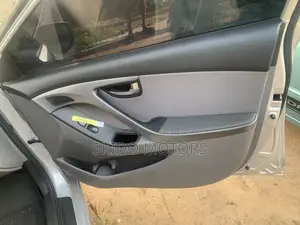 Hyundai Elantra 2015 Silver