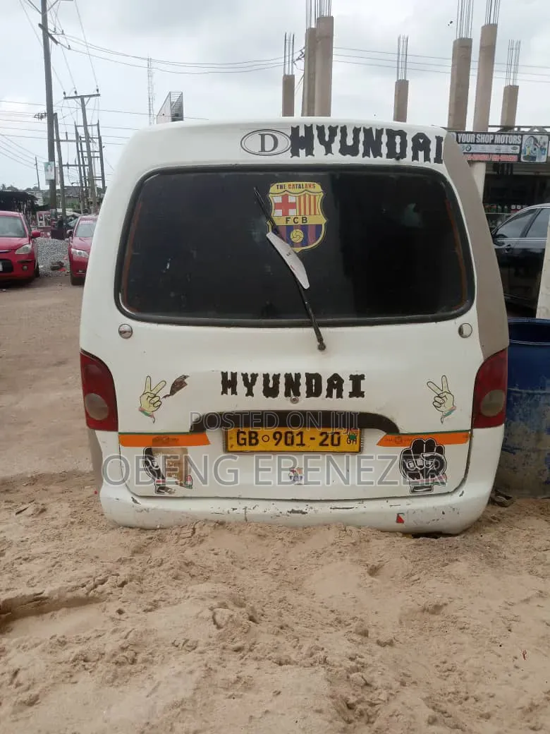 Hyundai H-100 2004 White