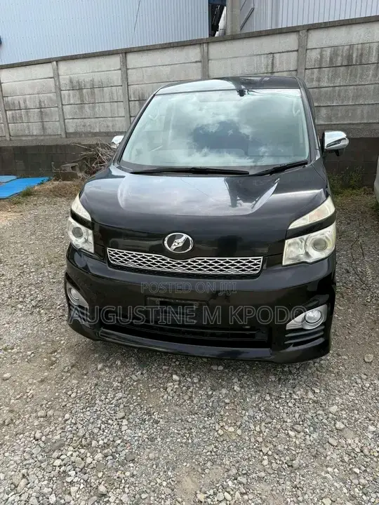 Toyota Voxy 2011 Black