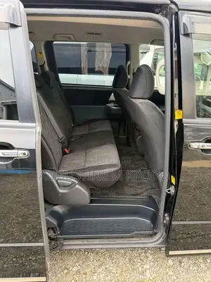 Toyota Voxy 2011 Black