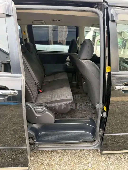 Toyota Voxy 2011 Black