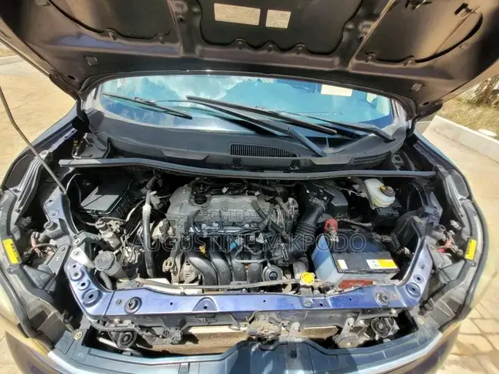 Toyota Voxy 2013 Blue