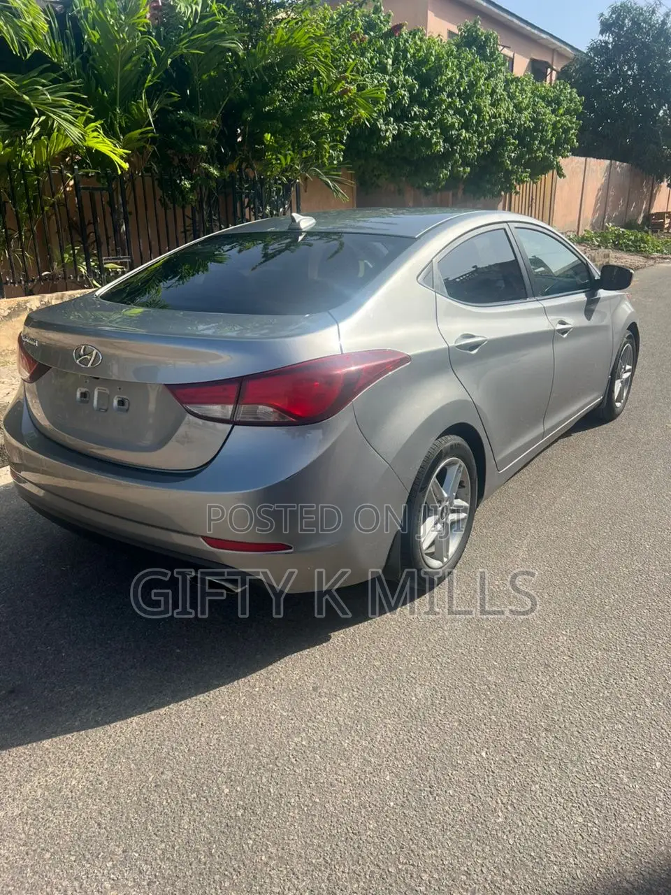 Hyundai Elantra Sport Sedan FWD (2.0L 4cyl 6A) 2016 Gray