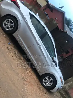 Hyundai Elantra Limited PZEV 4dr Sedan (1.8L 4cyl 6A) 2015 Silver