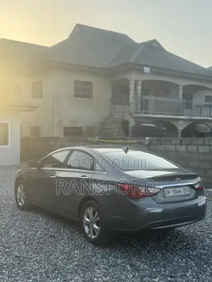 Hyundai Sonata Limited Sedan FWD (2.4L 4cyl 6A) 2011 Gray