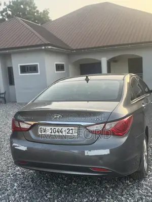 Hyundai Sonata Limited Sedan FWD (2.4L 4cyl 6A) 2011 Gray