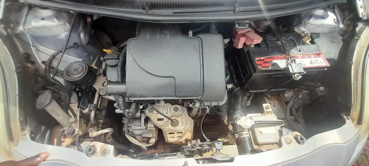 Toyota Vitz 1.0 FWD 3dr 2010 Silver