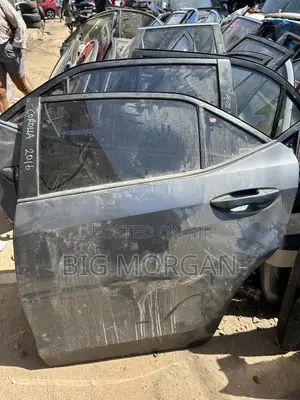 Toyota Corolla 2015 2016 2017 2018 Back Door Left