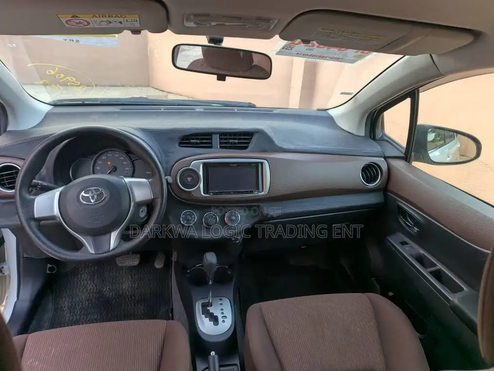 Toyota Vitz 2013 White