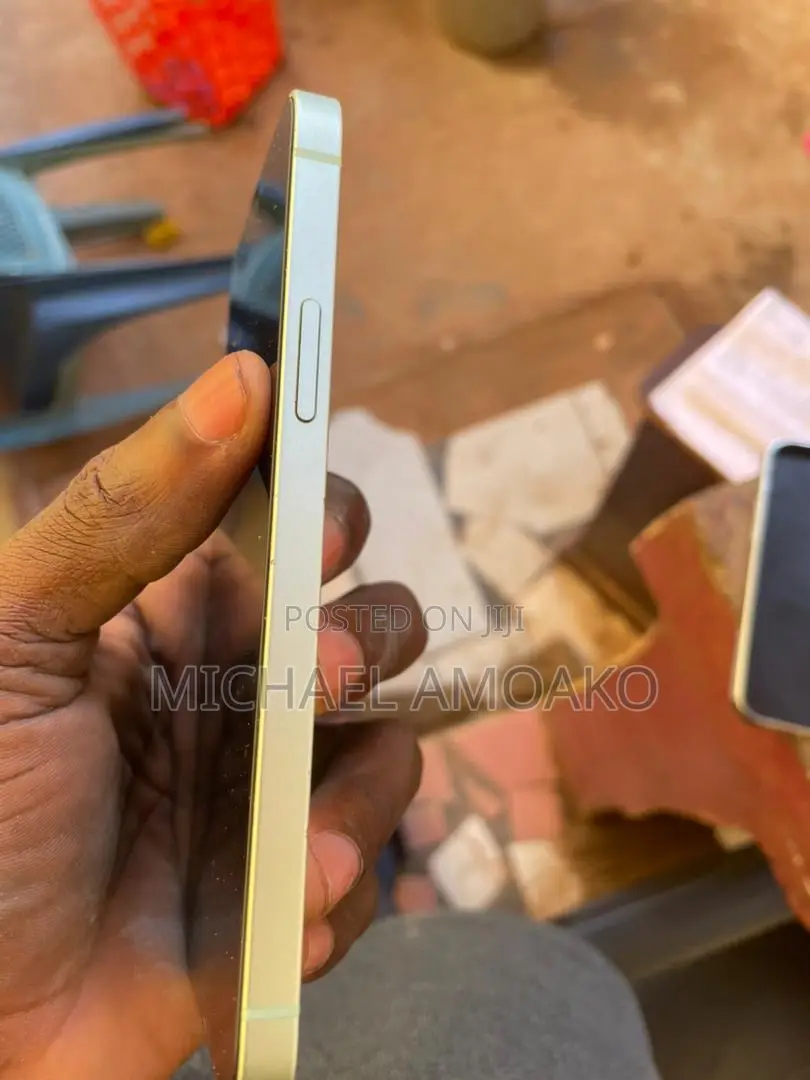 Apple iPhone 12 64 GB White